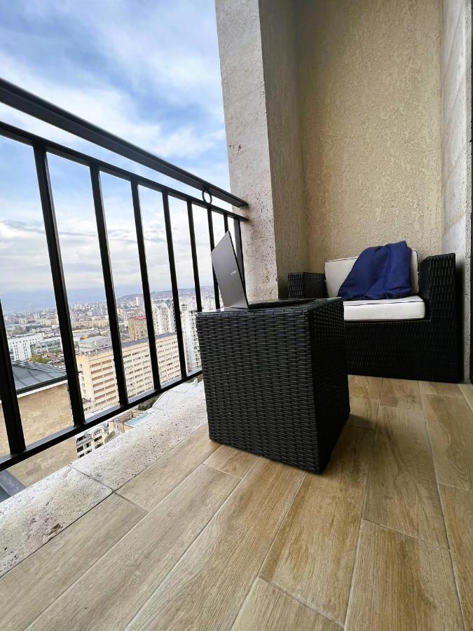 Hotel Sky Station Tbilisi Exteriör bild