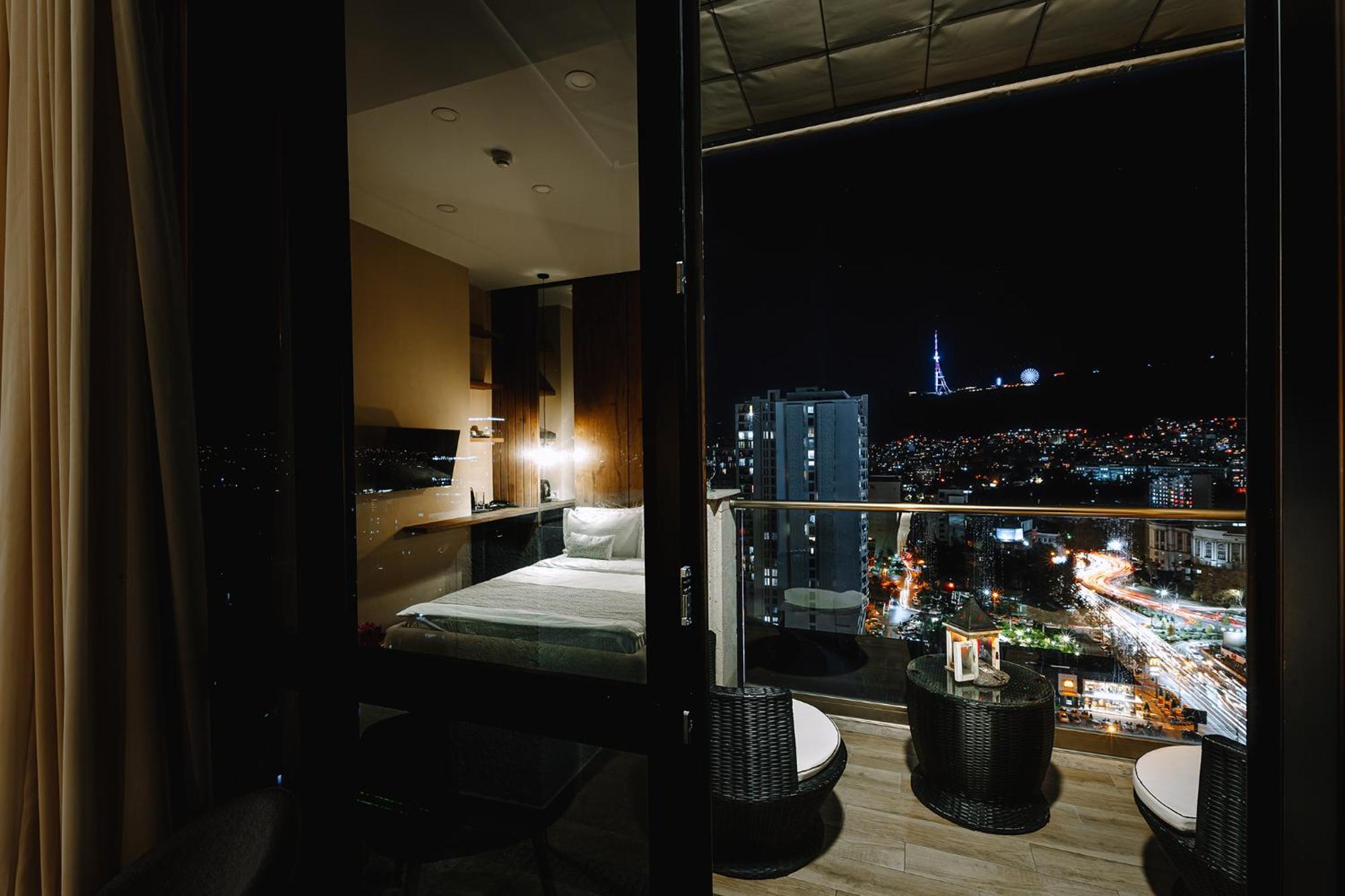 Hotel Sky Station Tbilisi Exteriör bild