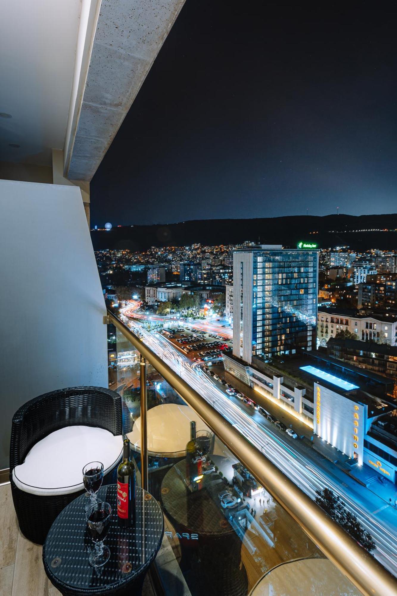 Hotel Sky Station Tbilisi Exteriör bild