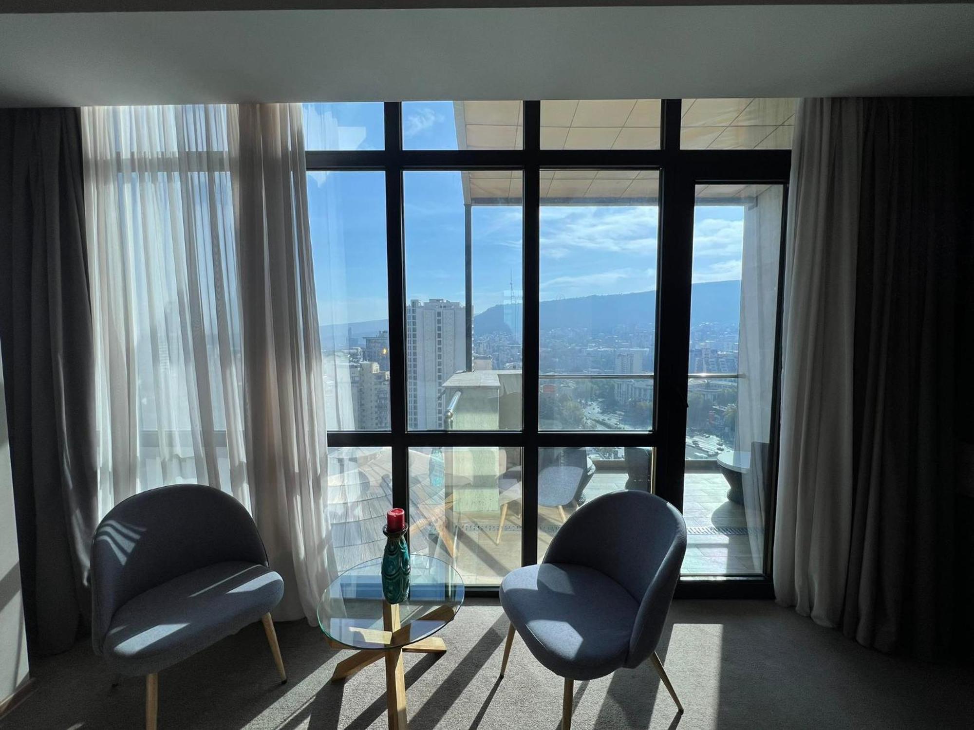 Hotel Sky Station Tbilisi Exteriör bild